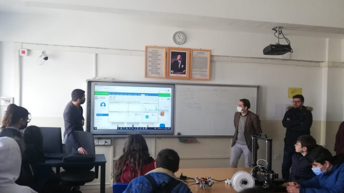 Mesleki Tanıtım ve Yönlendirme kapsamında Şehit Ali İhsan Lezgi Ortaokulu 8.sınıf öğrencilerine tanıtım yapılmıştır.
